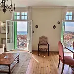 With Sea View & Spacious Terrace 公寓 芒通