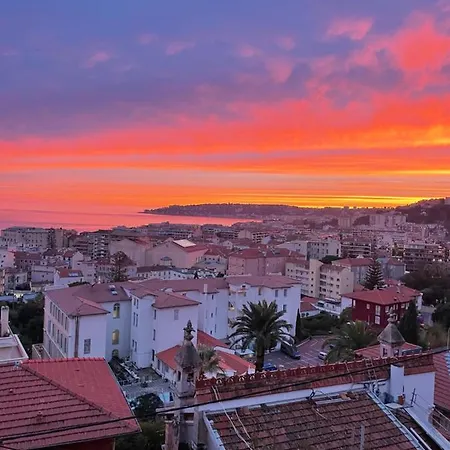 Apartament With Sea View & Spacious Terrace Mentona