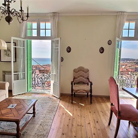 With Sea View & Spacious Terrace Apartament Mentona