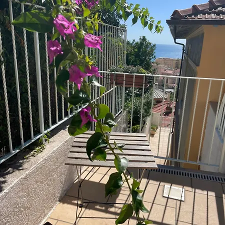 Apartament With Sea View & Spacious Terrace Mentona
