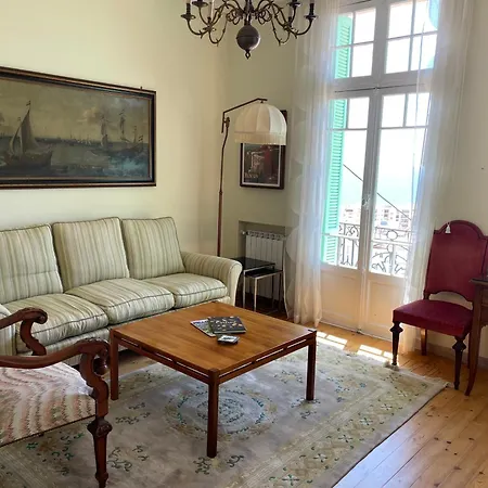 Lägenhet With Sea View & Spacious Terrace