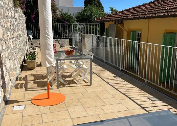 דירה With Sea View & Spacious Terrace מנטון