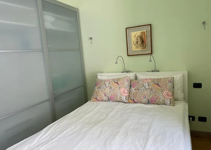 With Sea View & Spacious Terrace מנטון